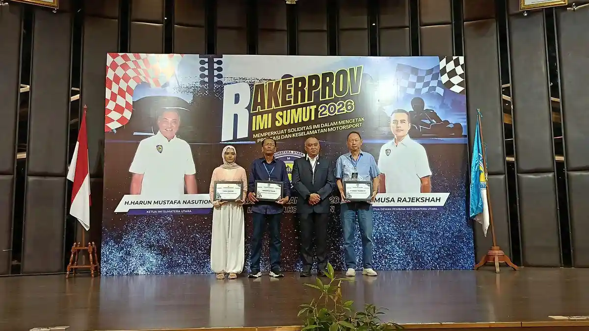 Dukung Dunia Otomotif Sumut, PT Indako Trading Coy Terima Penghargaan dari IMI