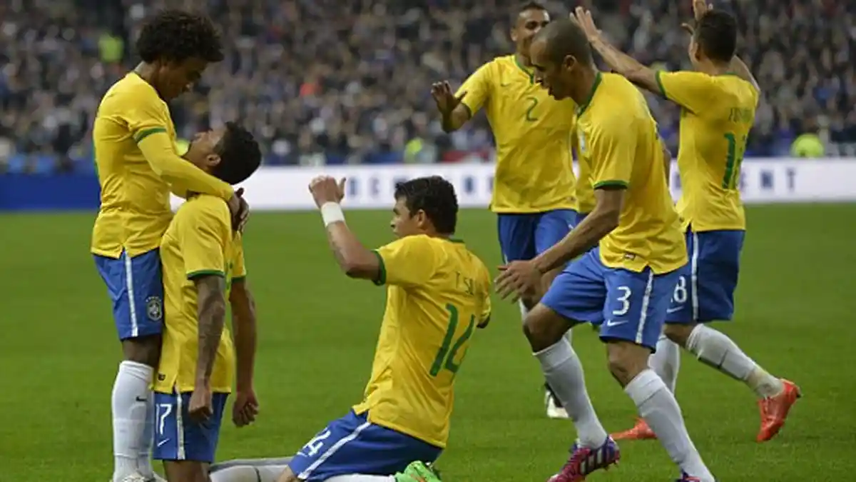 Gustavo Akui Brasil Sulit Atasi Bola-bola Panjang