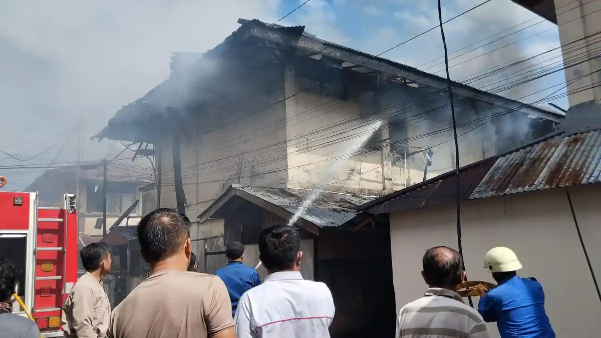 Kronologi Kebakaran di Aspol Sario Manado, Warga Lihat 2 Orang Keluar Kamar Berteriak Ada Api