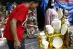 Penjualan Parcel Lebaran di Pasar Barito Meningkat