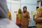 KORBAN-KEBAKARAN-Wakil-Bupati-Bojonegoro-Nurul-Azizah-Saat-turun-langsung.jpg