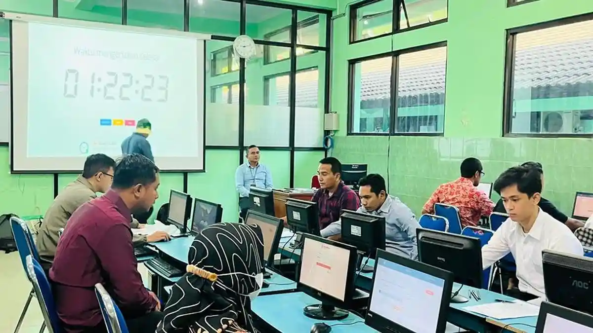 75 Calon Anggota Panwaslu Kecamatan Jalani Tes CAT, Bawaslu Karanganyar Cuma Butuh 16 Orang