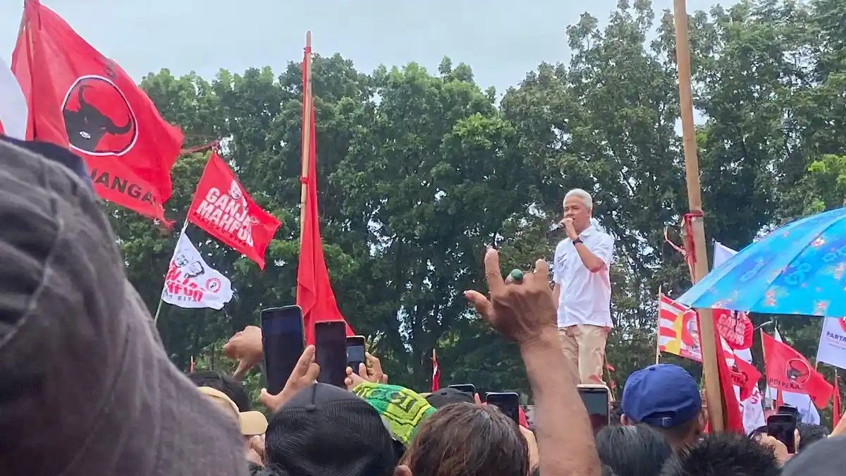Ganjar Pranowo Sentil Pendukungnya yang Dianiaya Saat Sambut Jokowi: Harga Diri Dipertahankan