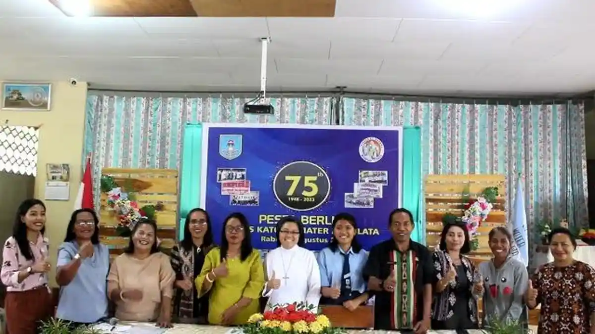 SMPS Katolik Mater Inviolata Larantuka di Flores Timur Memasuki Usia Berlian