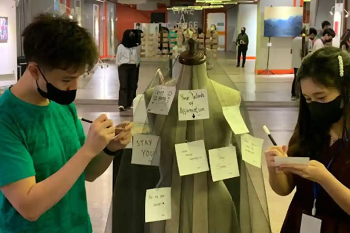 Lewat Napas Seni, Mahasiswa Universitas Ciputra Surabaya Ajak Masyarakat Jaga Kesehatan Mental