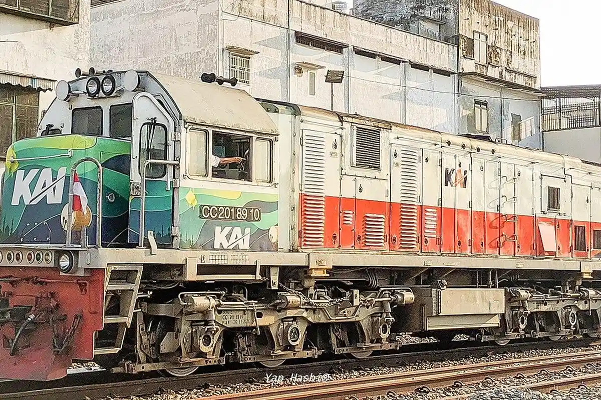 3 Generasi Lokomotif Kereta CC 201, Dikenal Kereta yang Menarik Gerbong Penumpang