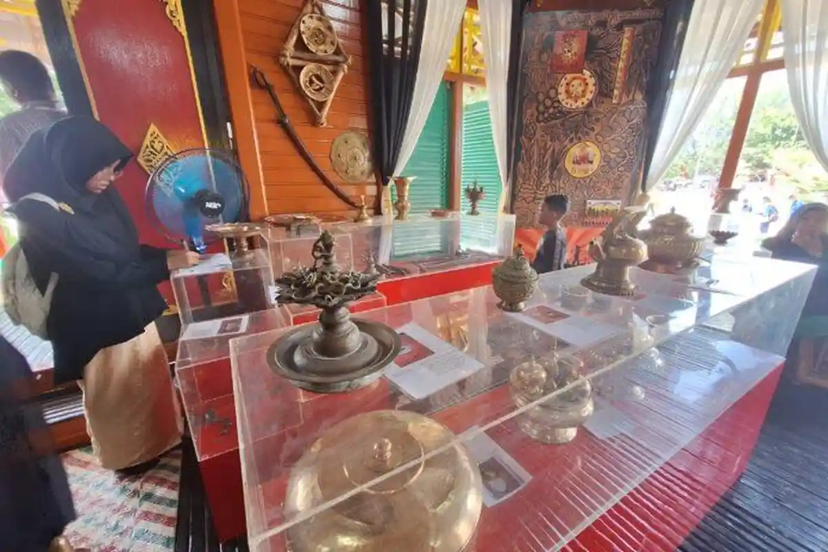 Koleksi Benda Sejarah di Anjungan Aceh Timur di Taman Sulthanah Safiatuddin Banda Aceh