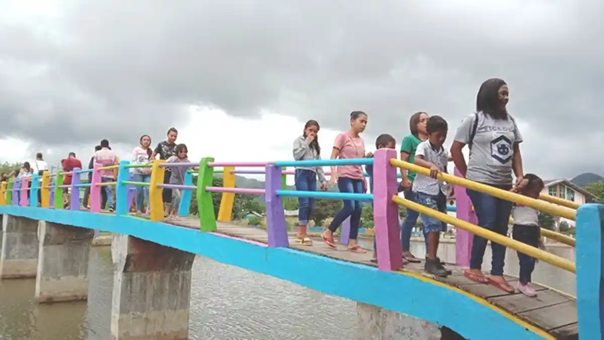 Hari Libur Tahun Baru, Pengunjung Membludak Kunjungi Wisata Tambak Dalo Manggarai,Begini Suasananya