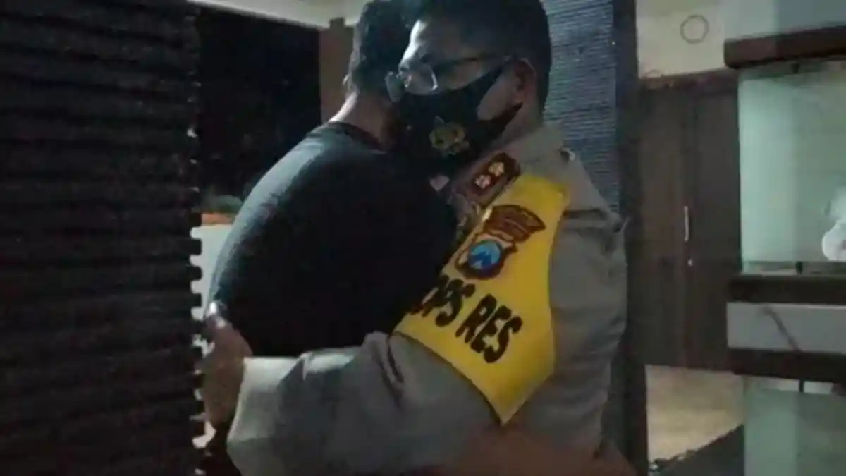 Kasat Sabhara dan Kapolres Blitar Berdamai, Sambil Menangis AKP Agus Minta Maaf Pada AKBP Fanani