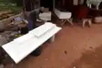 Pengusaha Peti Jenazah Kebanjiran Order