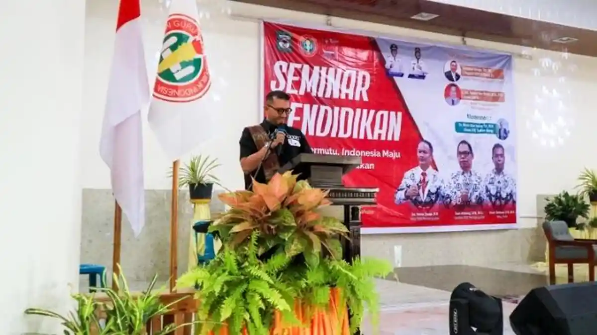 HUT PGRI ke-80, Amri G Hasibuan Bawa Pesan Menyentuh dari Wali Kota Siantar