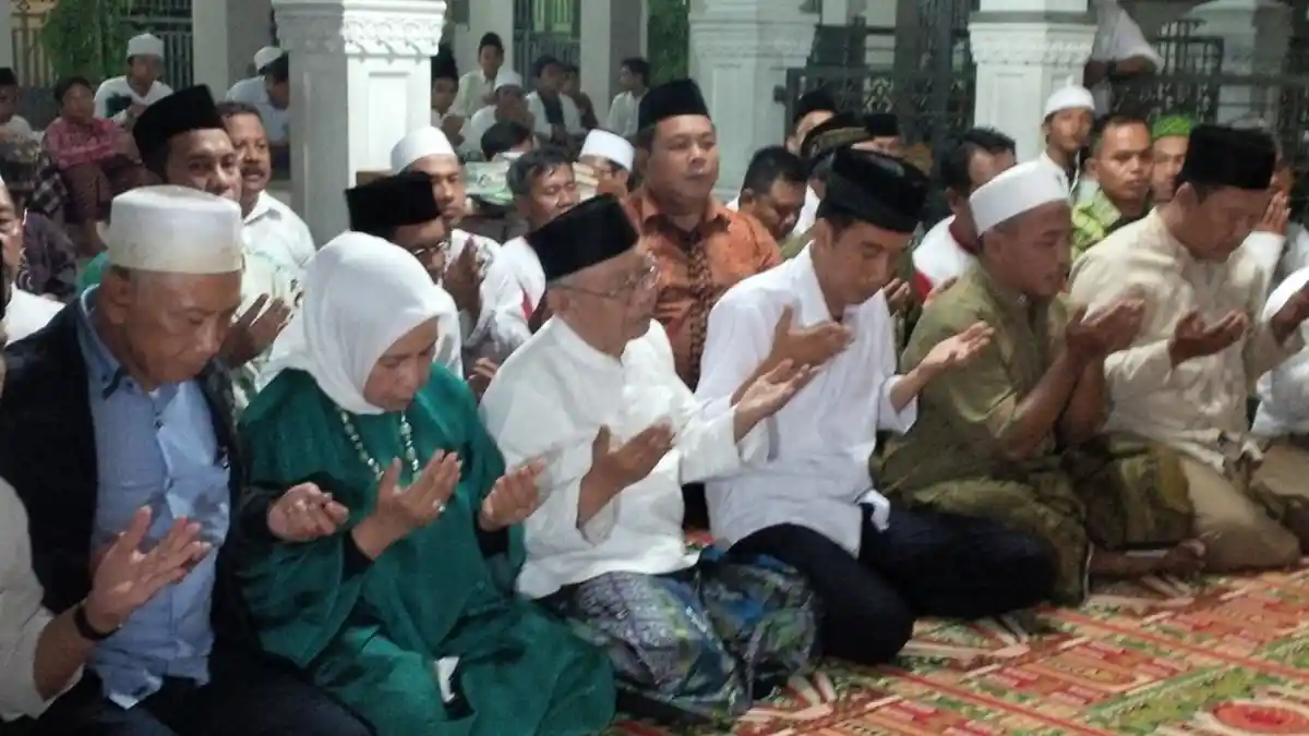 Cuma Jokowi yang Diizinkan Salat di Kamar Maimun Zubair