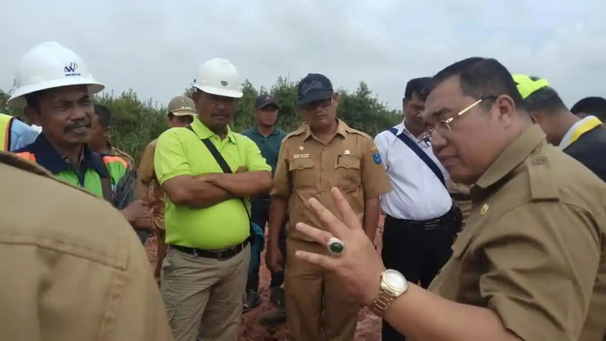 Empat Perusahaan Gotong Royong Perbaiki Jalan Sepucuk Kayuagung-Pedamaran Timur