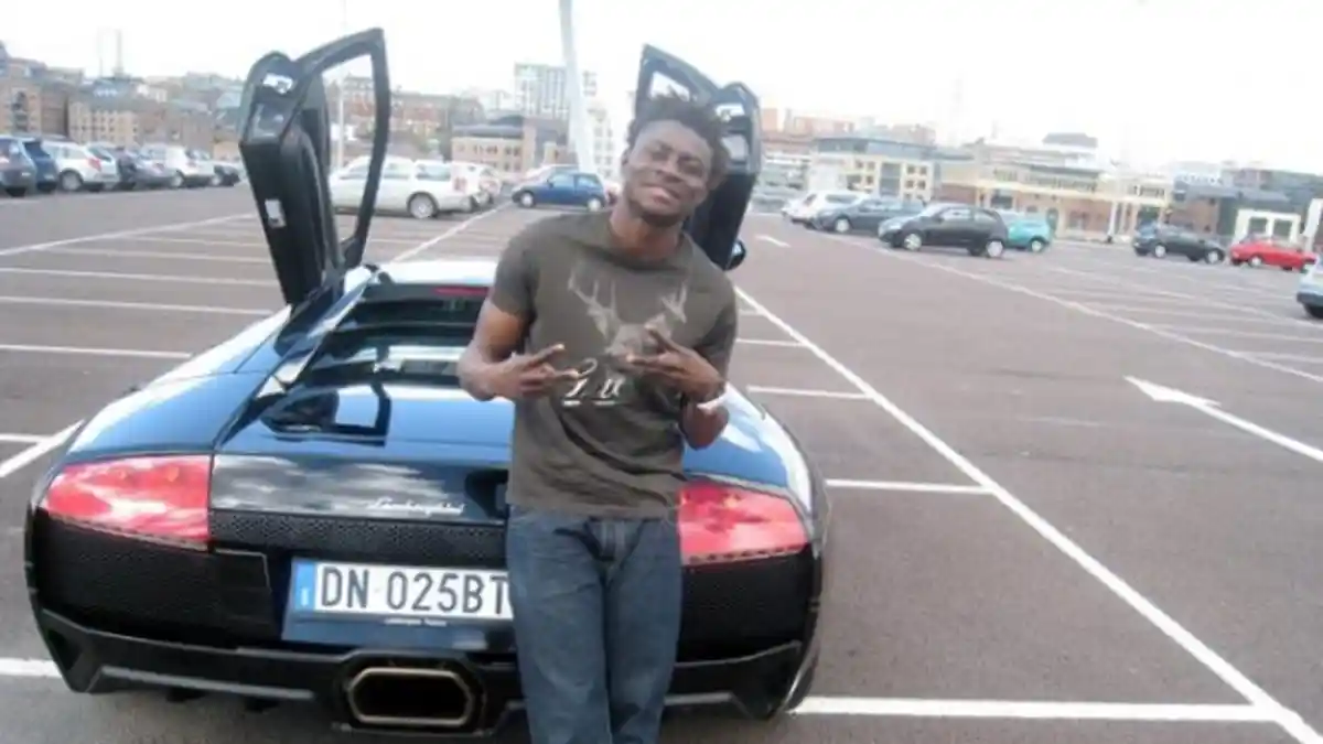 Michael Essien Gemari Mobil Mewah, di Persib Bakal Pilih Apa Ya?