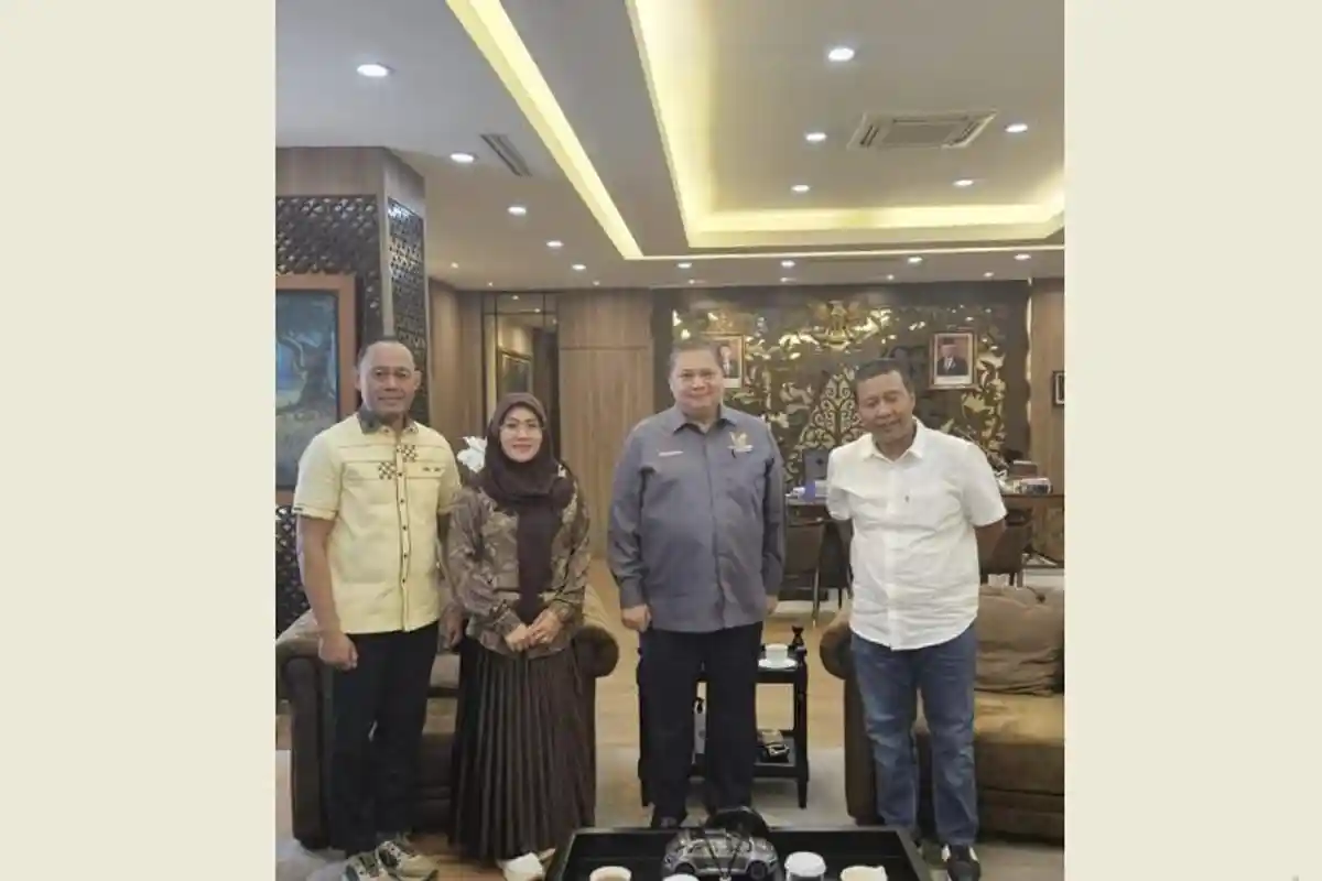 Seolah  'Tikung' Golkar Jambi, Romi-Saniatul Temui Ketum Golkar Airlangga Jelang Pilgub Jambi