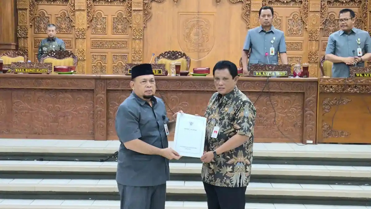 Rapat Paripurna DPRD: Wabup Yoga Hardaya Sampaikan Nota Pertanggungjawaban APBD Klaten 2023