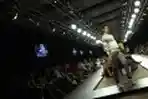Fashion Show IKAT Indonesia Karya Didiet Maulana