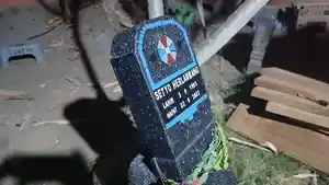 batu-nisan-makam-brigpol-setyo-herlambang.jpg