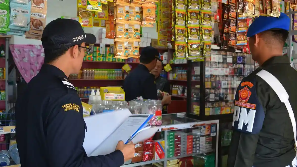 Bea Cukai Morowali dan TNI AD Gencarkan Razia Rokok Ilegal di Bahodopi
