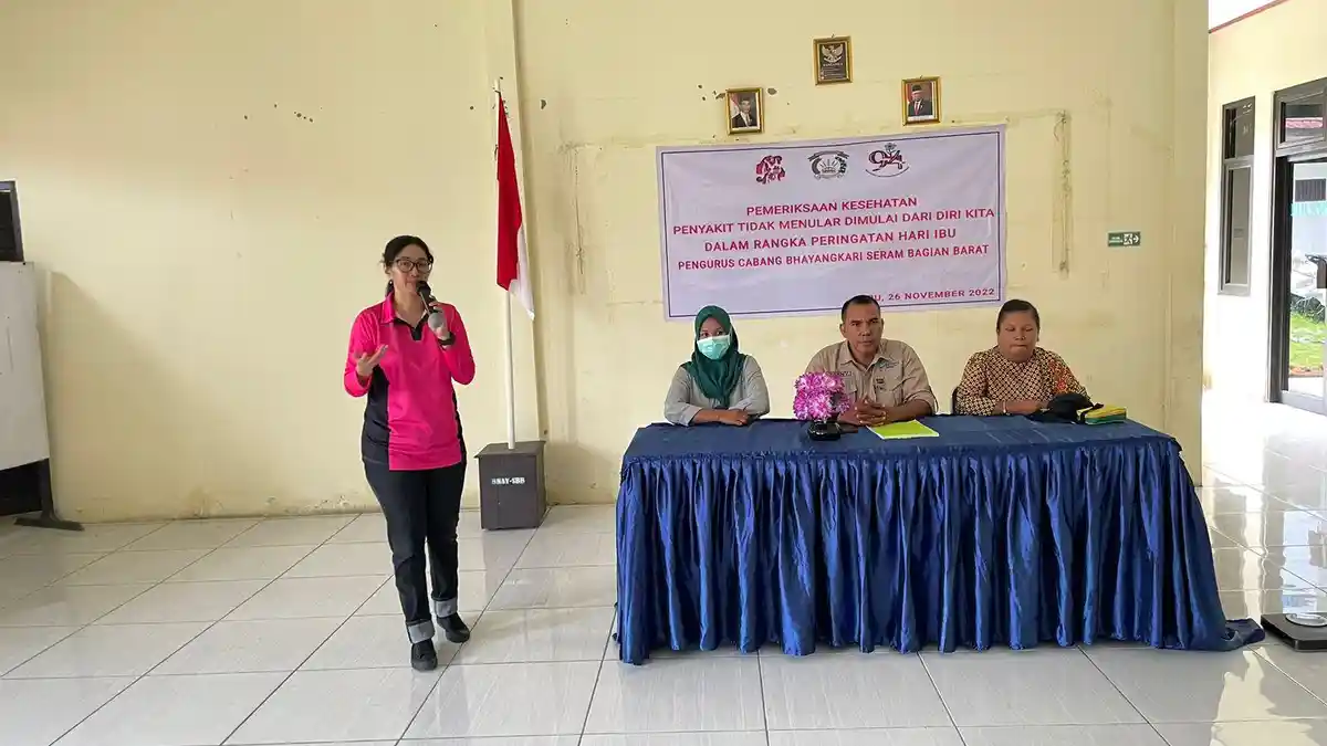 Sambut Hari Ibu, Bhayangkari Seram Bagian Barat Periksa PMPTM