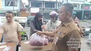 operasi-pasar-murah-cabai-murah-di-Kampar-cegah-inflasi.jpg