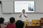 Ketua-DPRD-Kota-Bogor-Dr-Adityawarman-Adil-menjadi-pembicara.jpg