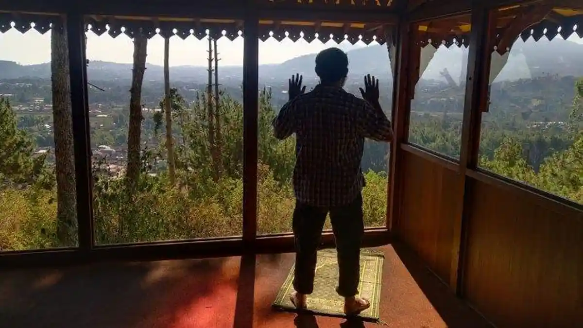 Niat dan Tata Cara Salat Tarawih dan Witir, Sendiri maupun Berjamaah