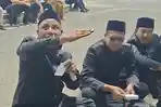 Begini Aksi Kalak BPBD Bireuen Jawab Pertanyaan Saat Dialog dengan Pendemo