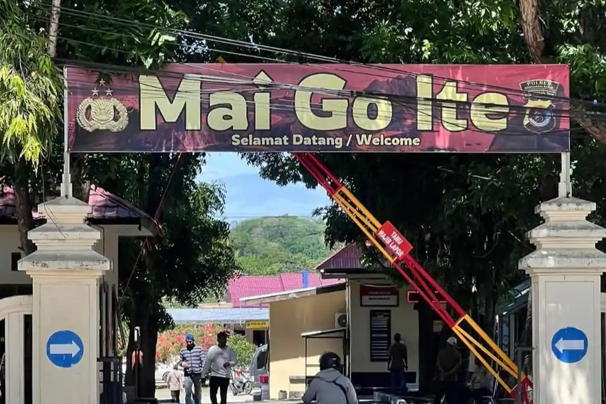 Pro Kontra Gapura Mai Go Ite di Mapolres Mabar, Begini Respon Kapolres Christian Kadang