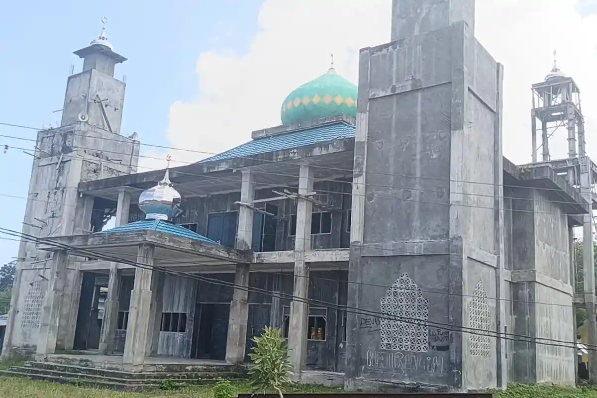 Penjelasan Kajari Sula Soal Pembangunan Masjid An-Nur Desa Pohea yang Terbengkalai Bertahun-tahun