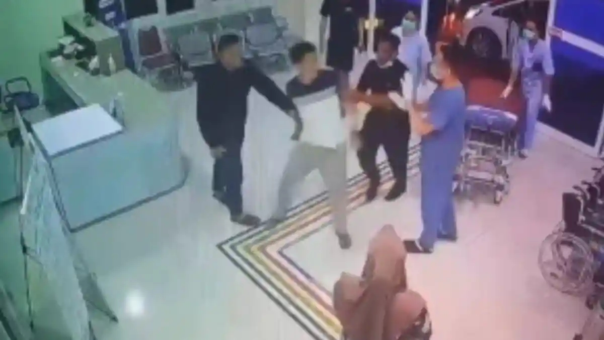 Viral Dokter Dipukuli Keluarga Pasien di IGD, Pihak Rumah Sakit Buka Suara