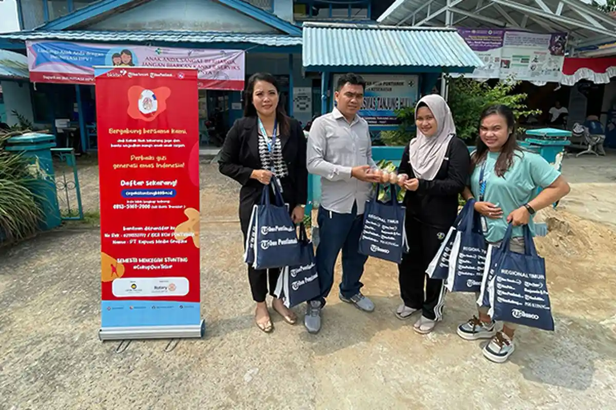 Tribun Pontianak Salurkan Telur untuk Anak Stunting di Tanjunghulu