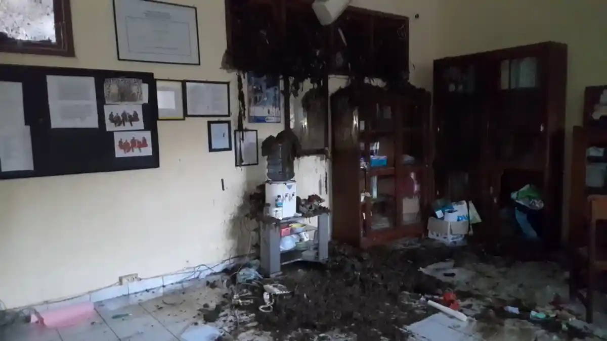 Tebing Bukit Brintik Longsor, Material Sampah Menimpa Ruang Kelas SMP Domenico Savio Semarang