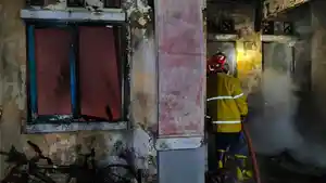 Kebakaran-rumah-tinggal-terjadi-di-kawasan-Bumiagara.jpg