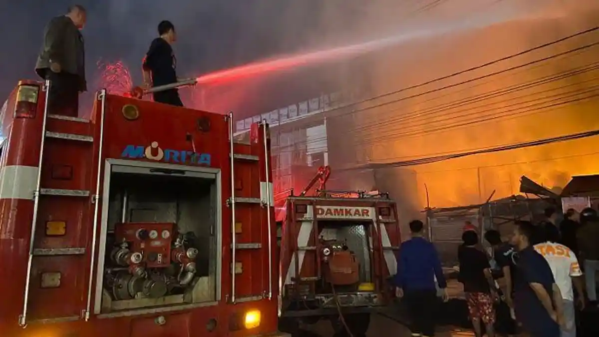 Daftar 4 Bangunan Hangus Terbakar di Depan Mega Mall Manado Sulut, Diduga Akibat Korsleting