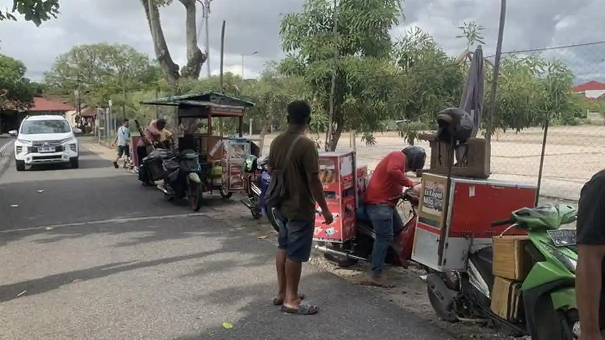 Pedagang Datangi Satpol PP Kota Padang, Tuntut Pengembalian Barang Dagangan yang Disita