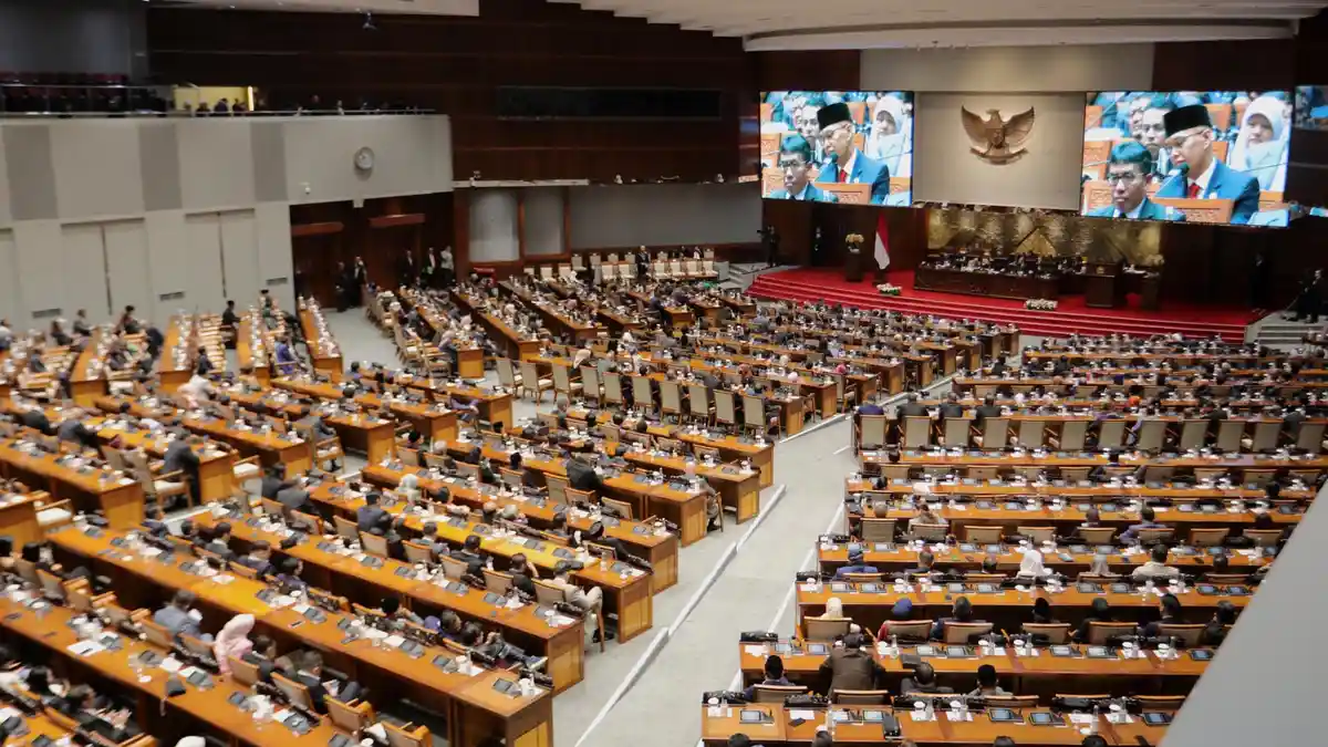 Rapat Paripurna DPR Sahkan Pembentukan Timwas Perlindungan PMI dan Penanganan Bencana Alam
