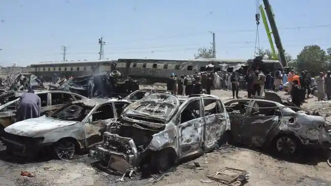 Serangan Kereta Militer di Pakistan, Korban Tewas Bertambah Jadi 28 Orang dan 90 Terluka