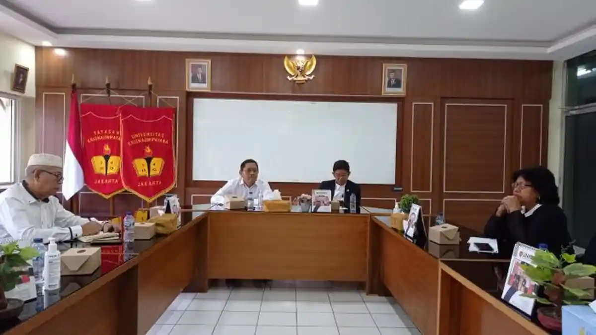 Unkris Wisuda 1.400 Wisudawan di Sentul Bogor, Ini Kata Rektor Unkris Dr Ir Ayub Muktiono