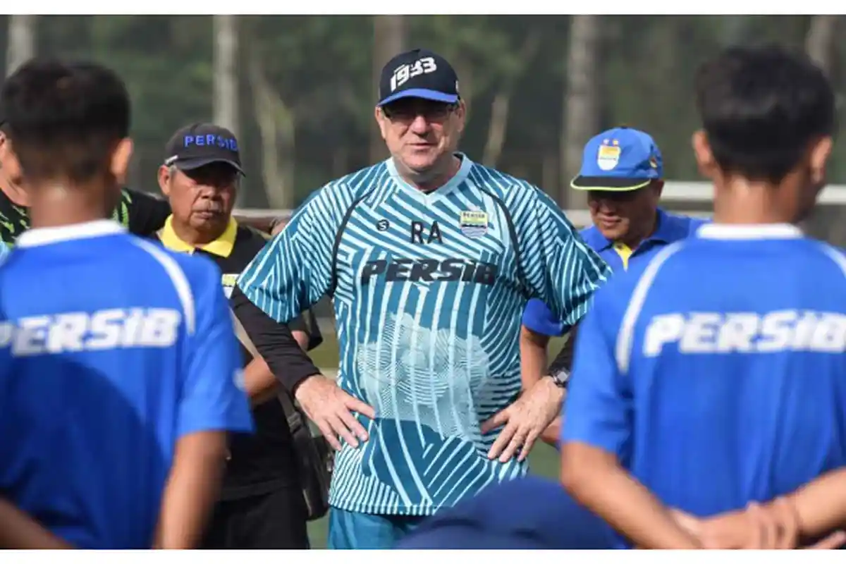 Tatap Laga Perdana Persib di Liga 1 2020 Lawan Persela, Robert Alberts: Kami akan Main All Out