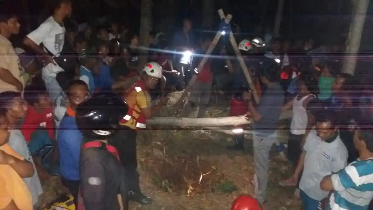 Terperosok ke dalam Sumur, Siyam Berhasil Dievakuasi Tim SAR Gabungan dalam Keadaan Selamat