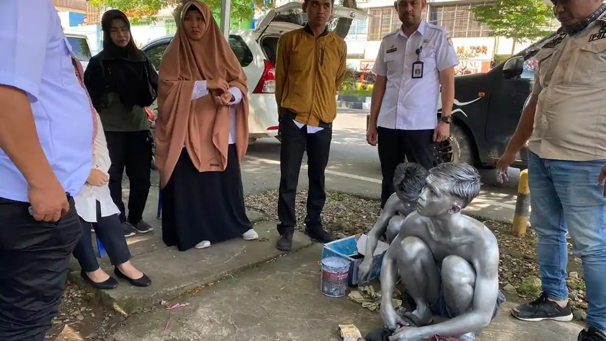 Dinsos Makassar Serukan Stop Beri Uang untuk Badut dan Manusia Silver: Jangan Buat Mereka Nyaman