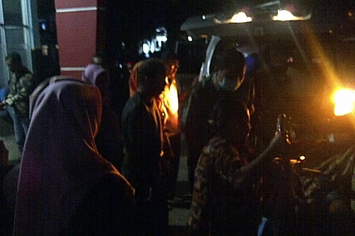 Perempuan Muda Tergeletak di Jalan Diduga Menjadi Korban Kejahatan, Cincin dan Gelang Hilang!