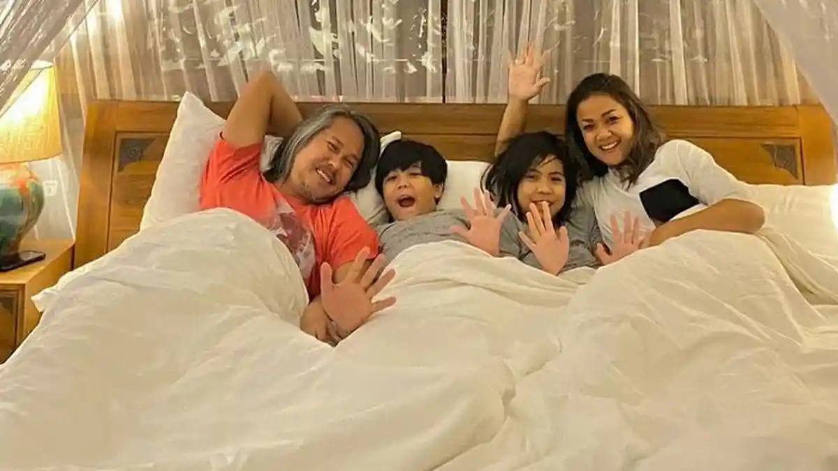 Nirina Zubir Sekeluarga Terjebak di Labuan Bajo dan Tidak Bisa Pulang ke Jakarta
