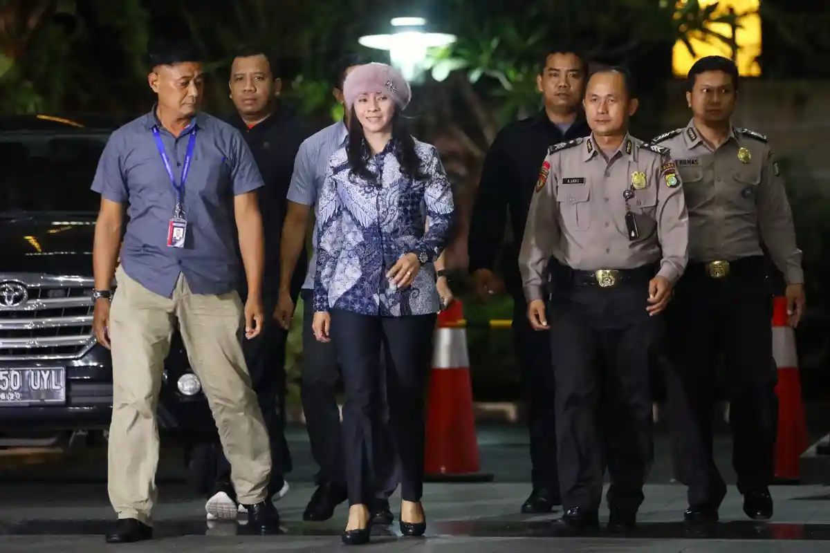 Bupati Talaud Kebingungan di Kantor KPK