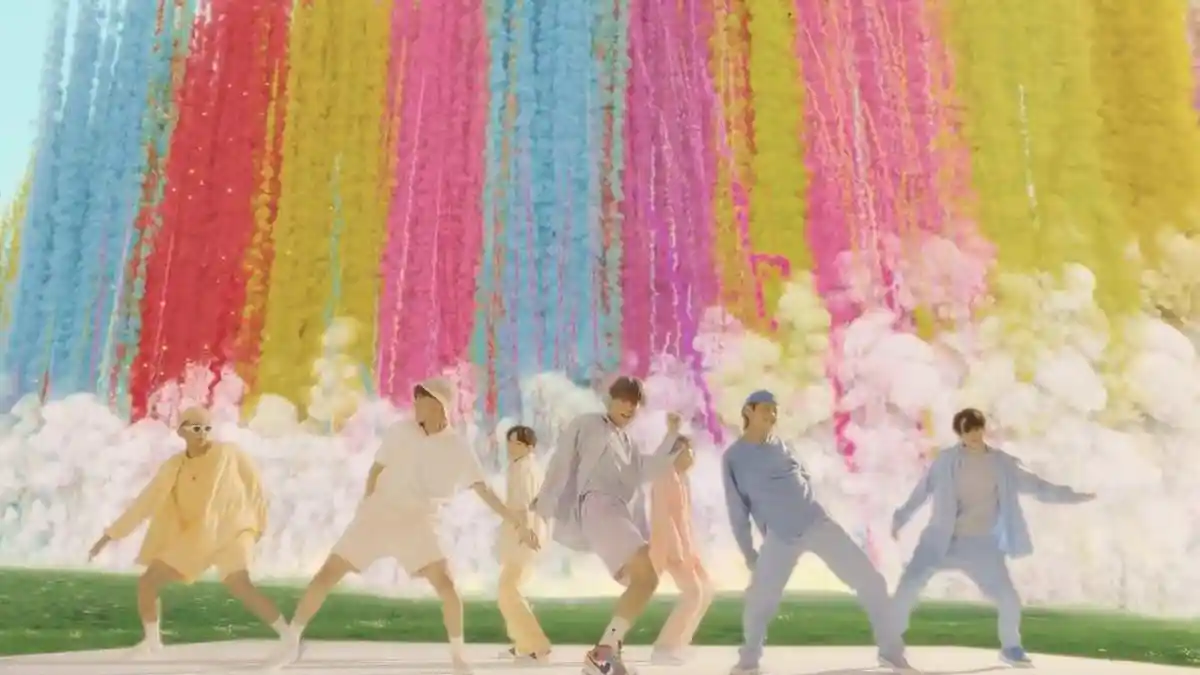 RM Sebut Single Dynamite Rilis Tanpa Rencana Demi Hibur ARMY di Tengah Pandemi Covid-19