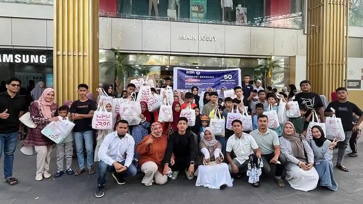 IKASA Bawa 50 Anak Yatim Aceh Besar Belanja Langsung Baju Lebaran ke Plaza