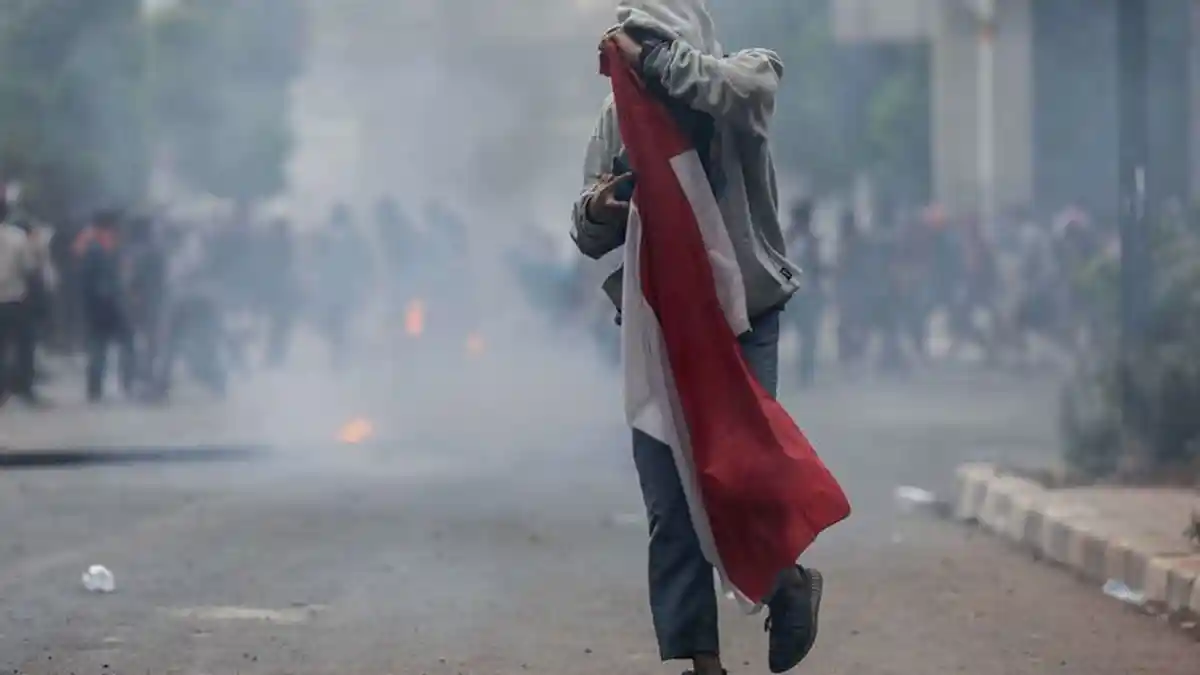Di Depan Hakim Pelajar STM Viral Bawa Bendera saat Demo Dipaksa Mengaku Lempar Batu
