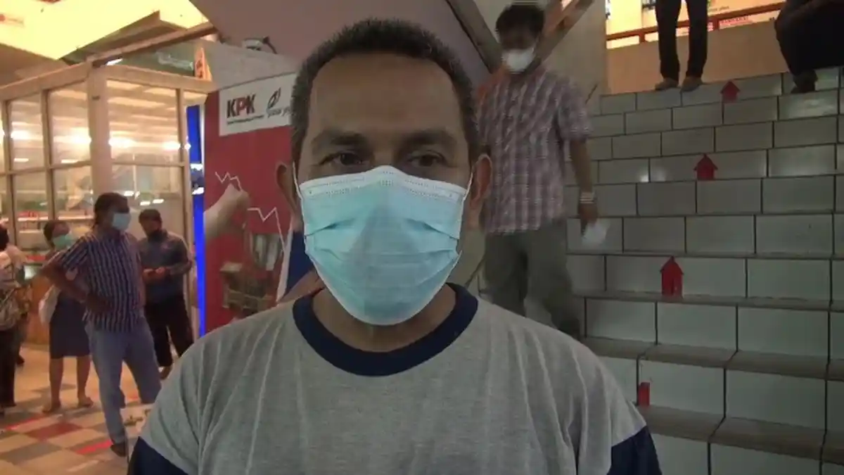 Kasus Covid DKI Meningkat, Persediaan Vitamin dan Tabung Oksigen di Pasar Pramuka Masih Aman