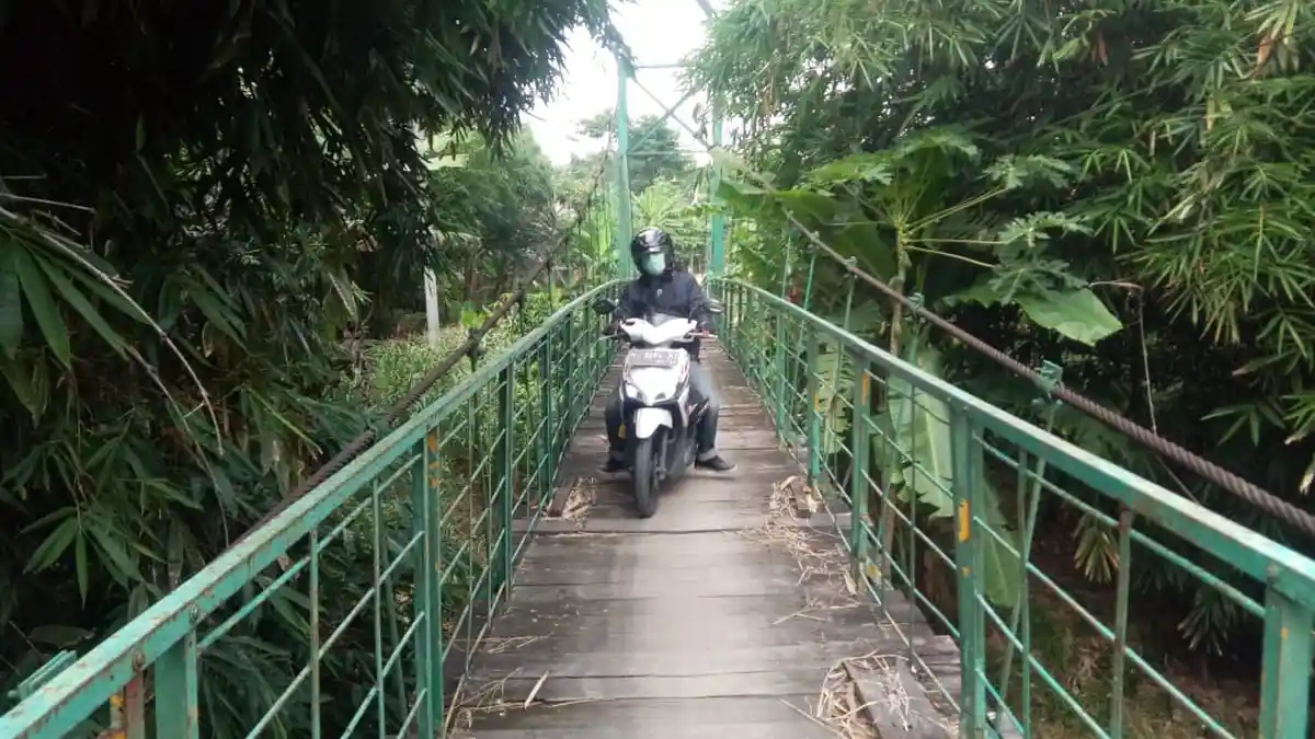 Jembatan Gantung di Sragen Dibangun Era Kades Joko Widodo, Bahan Materialnya Bekas Rel Kereta Api